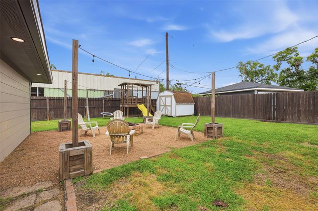 13903 Wadebridge Way, Houston, TX 77015