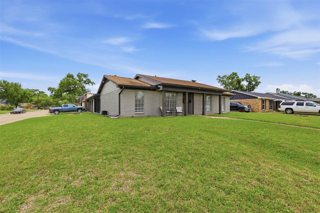 13903 Wadebridge Way, Houston, TX 77015