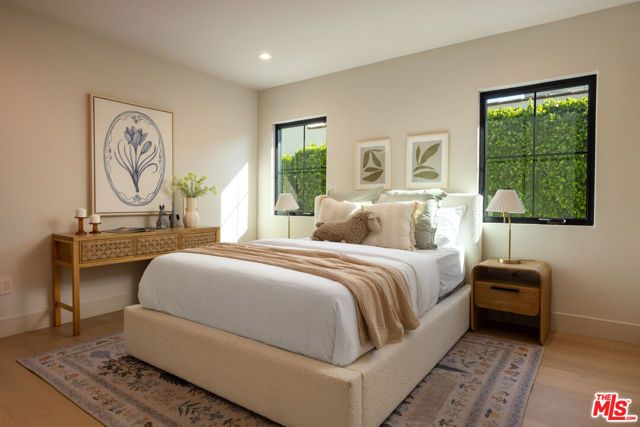 321 N Lucerne Boulevard, Los Angeles, CA 90004