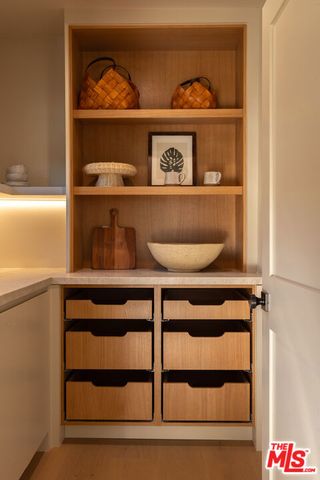 321 N Lucerne Boulevard, Los Angeles, CA 90004