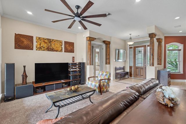 109 Avenue J, Dickinson, TX 77539