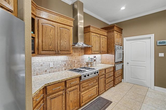 109 Avenue J, Dickinson, TX 77539