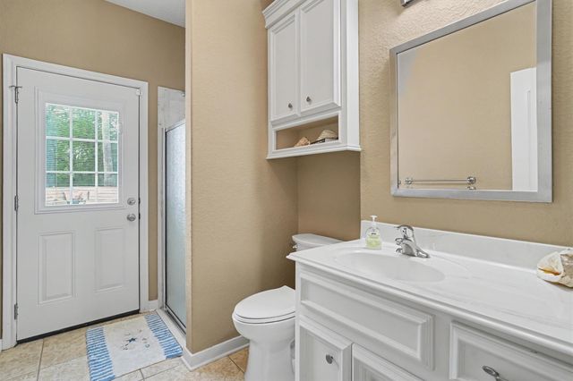 109 Avenue J, Dickinson, TX 77539