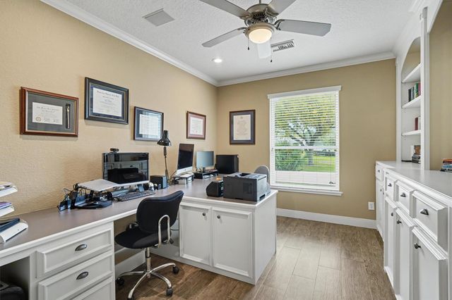 109 Avenue J, Dickinson, TX 77539