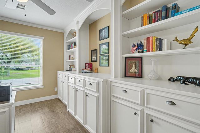 109 Avenue J, Dickinson, TX 77539