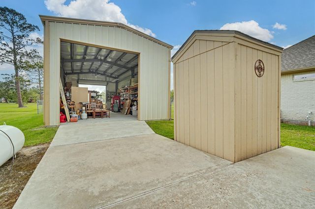 109 Avenue J, Dickinson, TX 77539