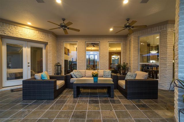 109 Avenue J, Dickinson, TX 77539