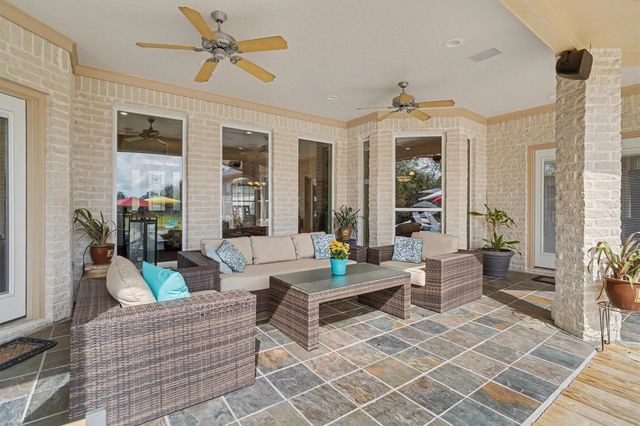 109 Avenue J, Dickinson, TX 77539