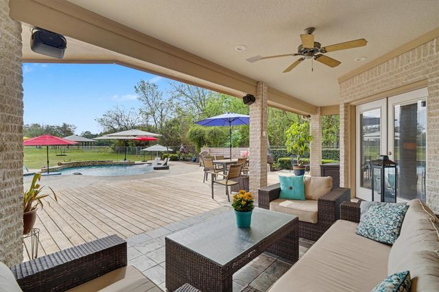 109 Avenue J, Dickinson, TX 77539