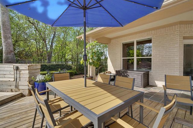 109 Avenue J, Dickinson, TX 77539