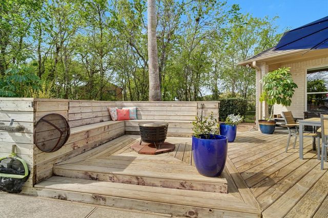 109 Avenue J, Dickinson, TX 77539