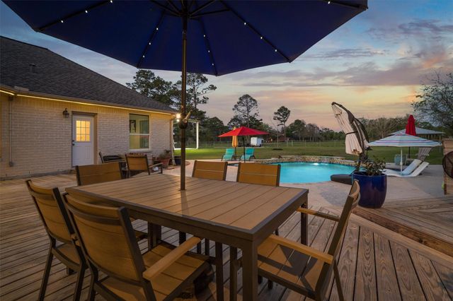 109 Avenue J, Dickinson, TX 77539