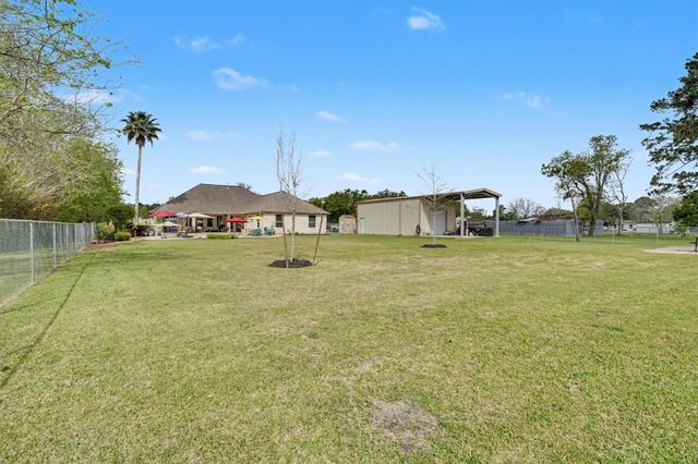 109 Avenue J, Dickinson, TX 77539