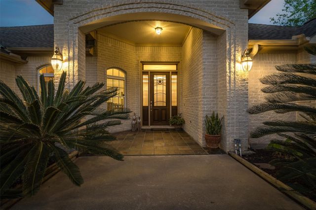 109 Avenue J, Dickinson, TX 77539