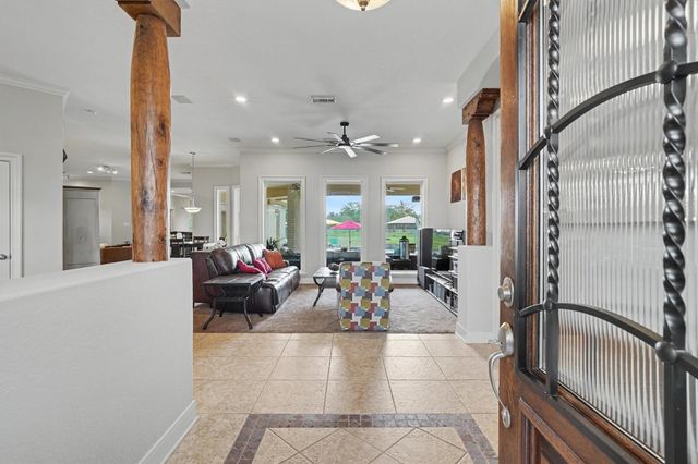 109 Avenue J, Dickinson, TX 77539