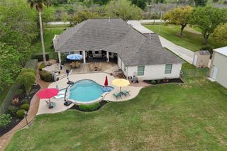 109 Avenue J, Dickinson, TX 77539