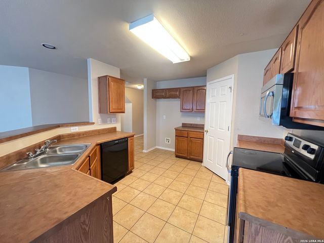 7627 ARIEL HL, San Antonio, TX 78252