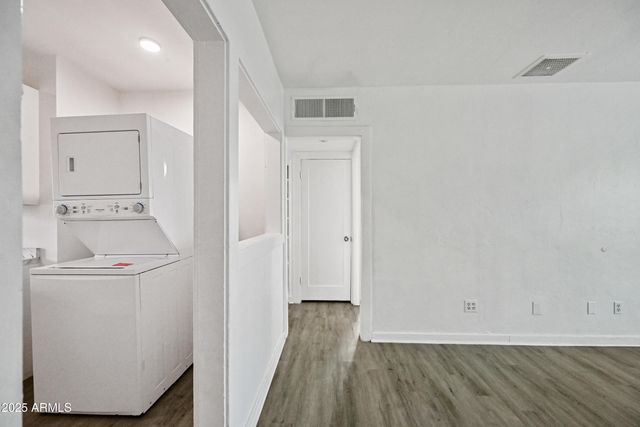 2709 N 7TH Street, Phoenix, AZ 85006