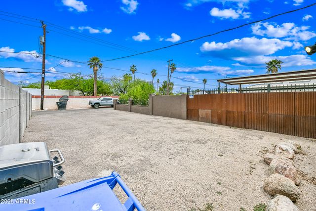 2709 N 7TH Street, Phoenix, AZ 85006
