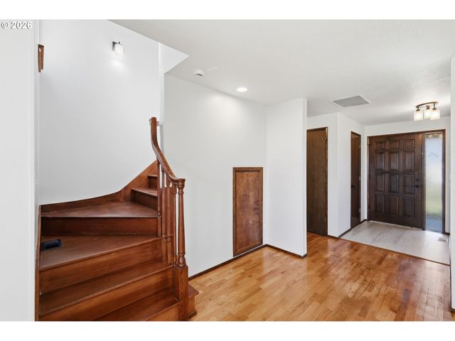 33626 PAIUTE Ln, Eugene, OR 97408