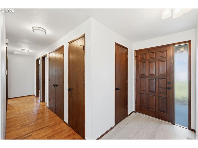 33626 PAIUTE Ln, Eugene, OR 97408