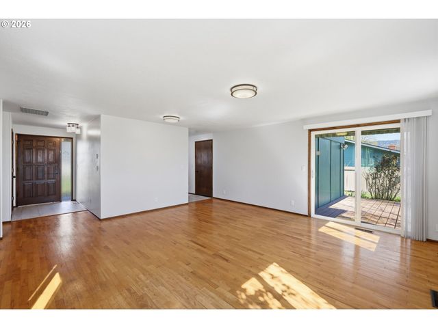 33626 PAIUTE Ln, Eugene, OR 97408