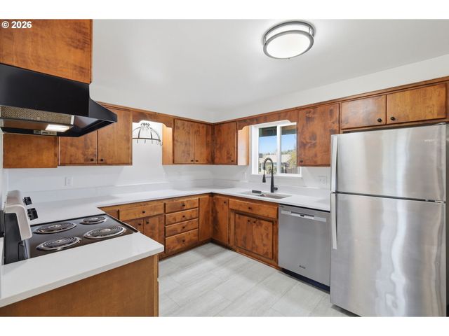 33626 PAIUTE Ln, Eugene, OR 97408