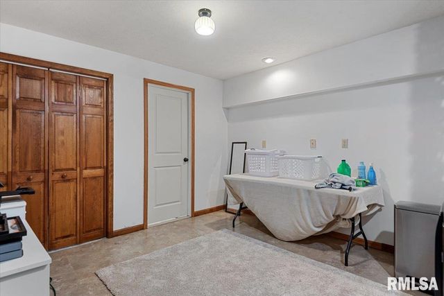1808 STRAWBERRY Lane, Springfield, IL 62711