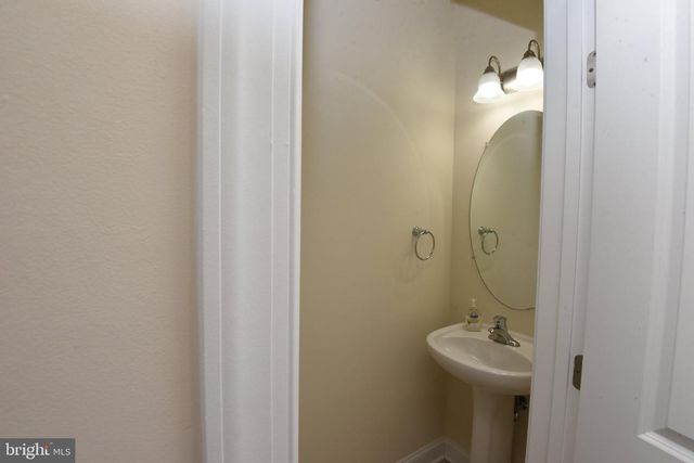 2358 MERSEYSIDE DR, Woodbridge, VA 22191