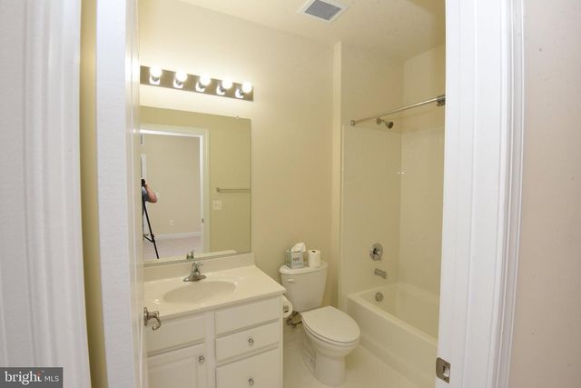 2358 MERSEYSIDE DR, Woodbridge, VA 22191