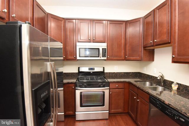 2358 MERSEYSIDE DR, Woodbridge, VA 22191
