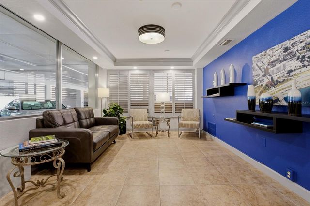 33 S GULFSTREAM AVENUE 404, Sarasota, FL 34236