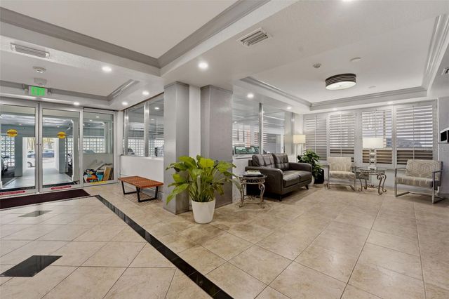 33 S GULFSTREAM AVENUE 404, Sarasota, FL 34236