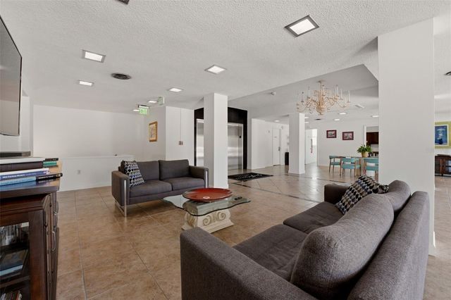 33 S GULFSTREAM AVENUE 404, Sarasota, FL 34236