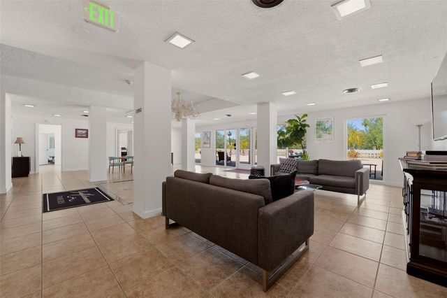 33 S GULFSTREAM AVENUE 404, Sarasota, FL 34236