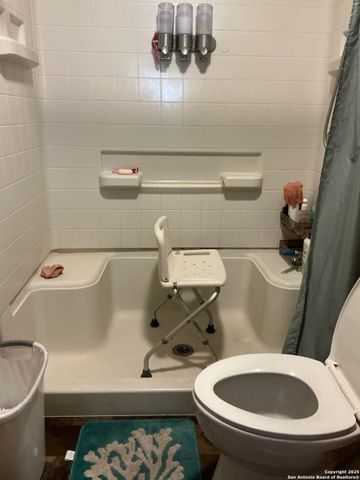 755 G, San Antonio, TX 78220