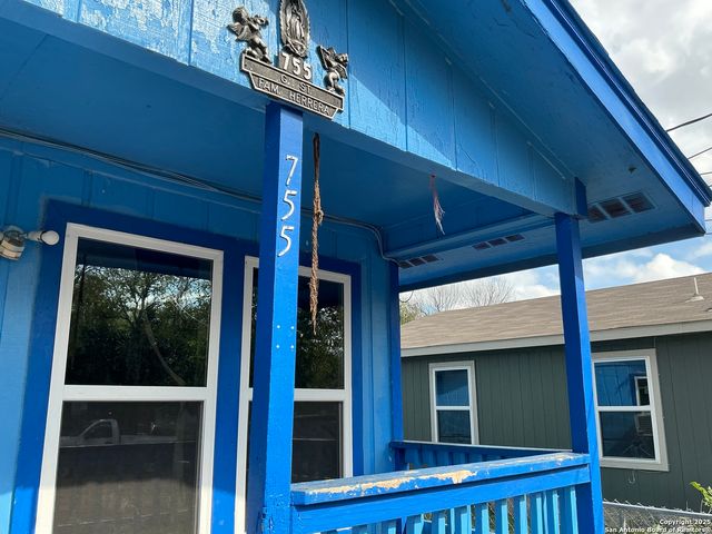 755 G, San Antonio, TX 78220