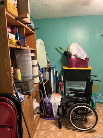 755 G, San Antonio, TX 78220
