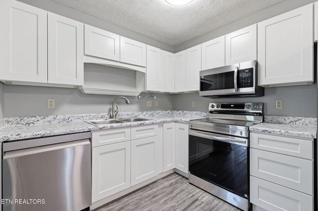 5516 W Emory Rd, Powell, TN 37849