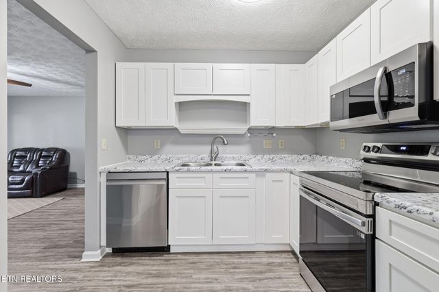 5516 W Emory Rd, Powell, TN 37849