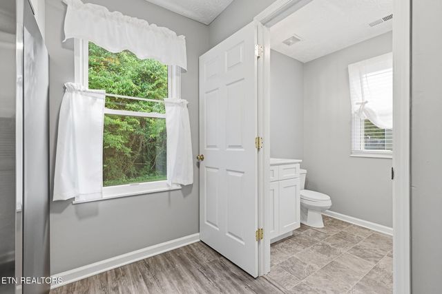 5516 W Emory Rd, Powell, TN 37849