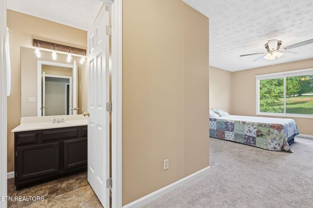 5516 W Emory Rd, Powell, TN 37849