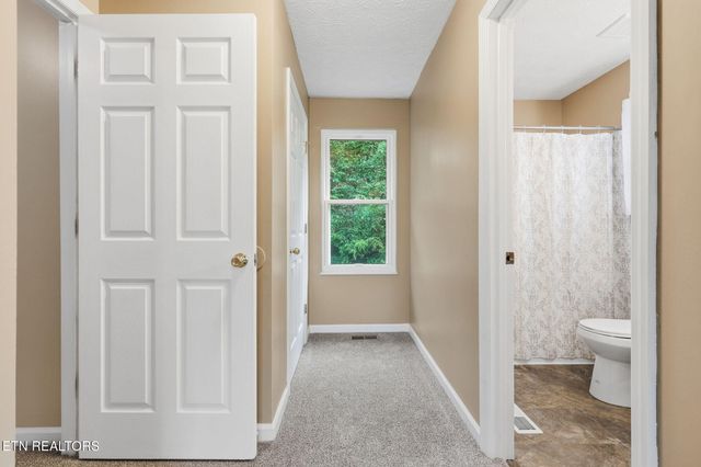5516 W Emory Rd, Powell, TN 37849