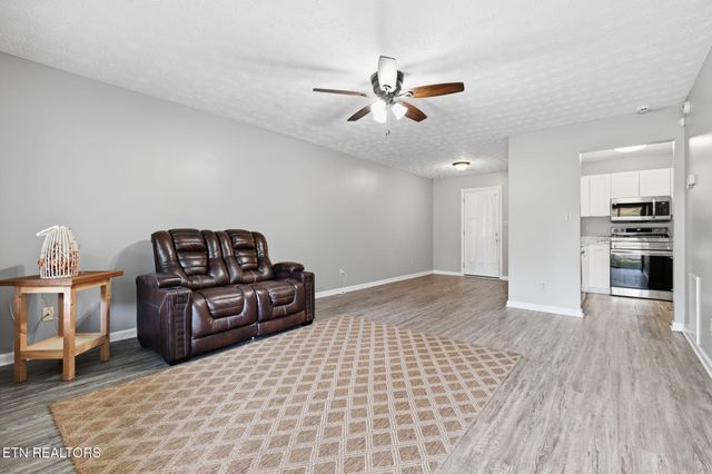 5516 W Emory Rd, Powell, TN 37849