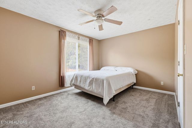 5516 W Emory Rd, Powell, TN 37849