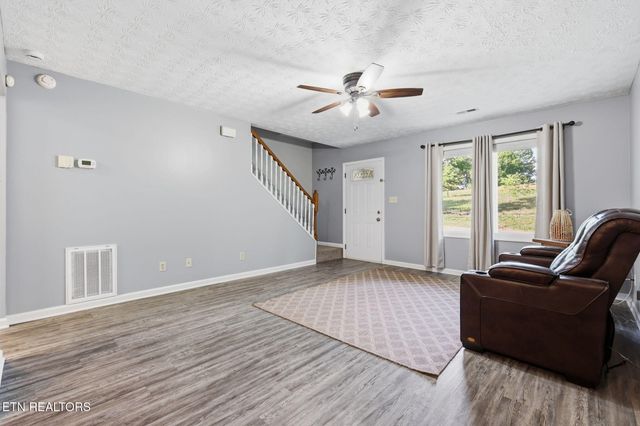 5516 W Emory Rd, Powell, TN 37849