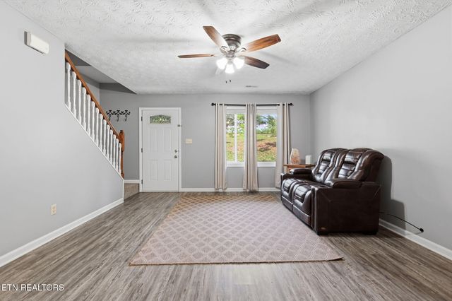 5516 W Emory Rd, Powell, TN 37849