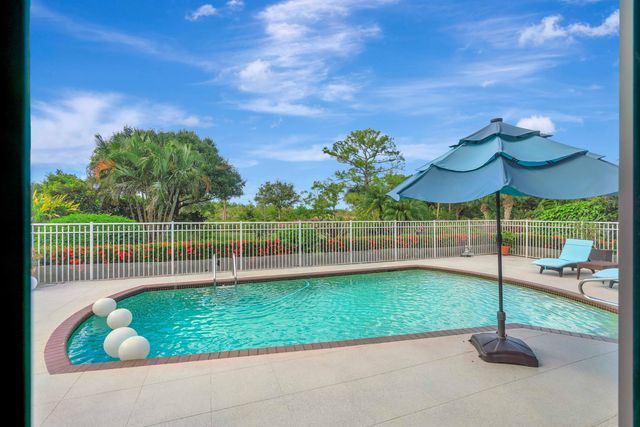 4194 SW Gleneagle Circle, Palm City, FL 34990