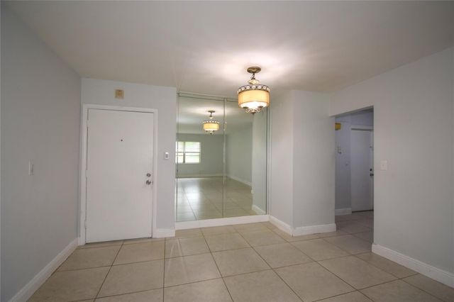 9 NE 19TH Court 119C, Wilton Manors, FL 33305