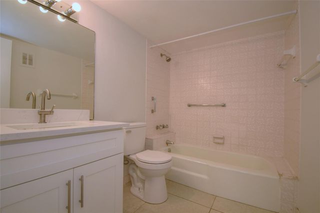 9 NE 19TH Court 119C, Wilton Manors, FL 33305